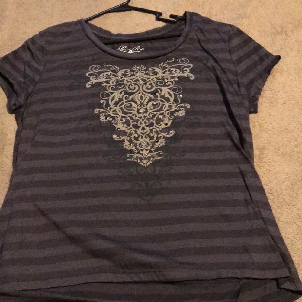 Women’s short sleeve shirt
